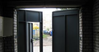 Купить гаражные ворота распашные Щербинка, цена от 3819 руб.